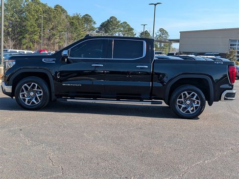 Used 2023 GMC Sierra 1500 SLT w/ SLT Premium Package image 7