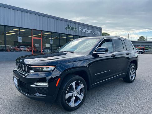 Used 2023 Jeep Grand Cherokee 4WD 4xe image 3