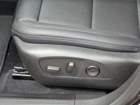 Used 2026 Chevrolet Equinox EV LT w/ Convenience Package II image 12