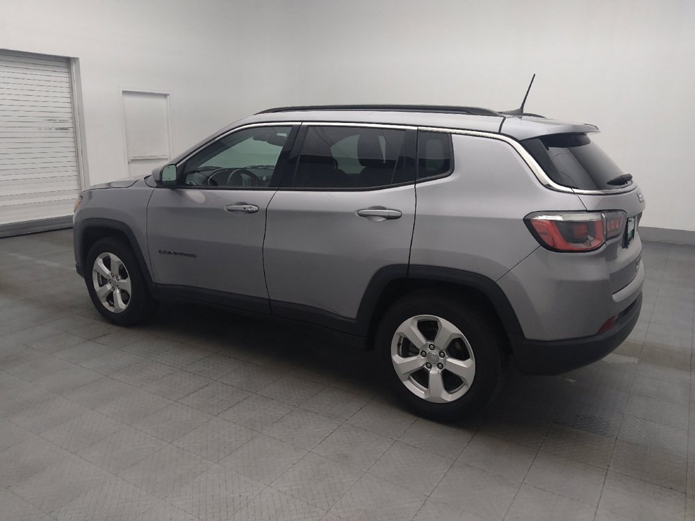 Used 2018 Jeep Compass Latitude w/ Popular Equipment Group FWD image 3