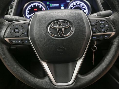 Used 2024 Toyota Camry LE AWD/4WD image 31