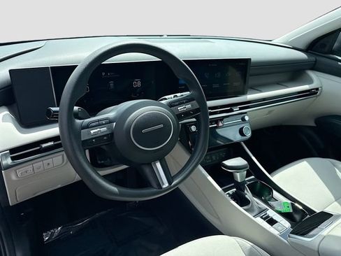 Certified 2025 Hyundai Tucson SEL image 9