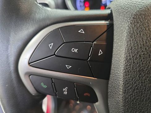 Used 2018 Jeep Grand Cherokee Limited w/ Trailer Tow Group IV image 21