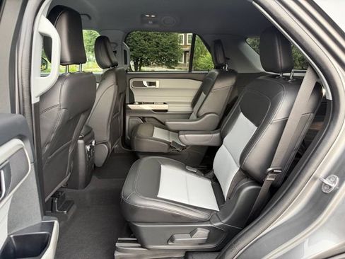 Certified 2023 Ford Explorer XLT w/ Equipment Group 202A AWD/4WD image 19