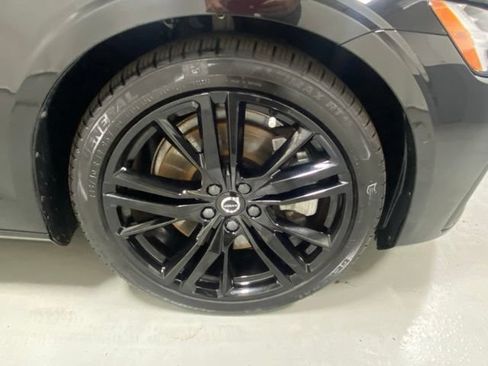 Used 2023 Volvo S60 T8 Ultimate AWD/4WD image 5