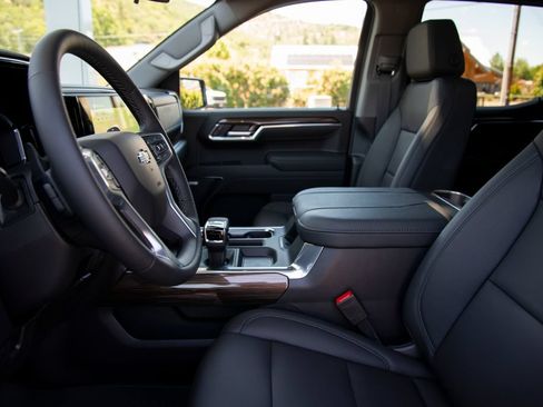 New 2026 Chevrolet Silverado 1500 LT Trail Boss w/ Convenience Package II AWD/4WD image 14
