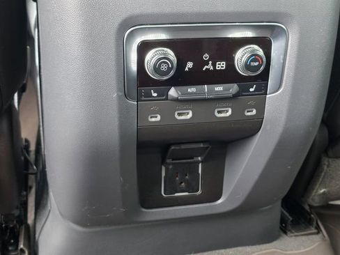 Used 2021 GMC Yukon Denali w/ Denali Ultimate Package AWD/4WD image 19