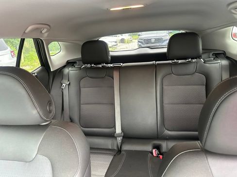 Used 2025 Chevrolet Trax LT FWD image 16
