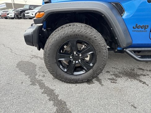 Used 2022 Jeep Wrangler Unlimited Sport image 11