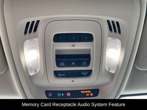 Used 2021 Buick Envision Avenir w/ Technology Package II image 23