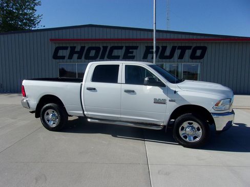 Used 2015 RAM 2500 Tradesman w/ Chrome Appearance Group AWD/4WD image 3