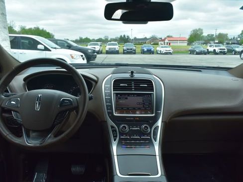 Used 2018 Lincoln MKX Reserve w/ Driver Assistance Package AWD/4WD image 41