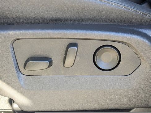 Used 2025 Chevrolet Silverado 1500 LTZ image 16