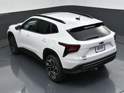 New 2026 Chevrolet Trax RS w/ Sunroof Package FWD image 45