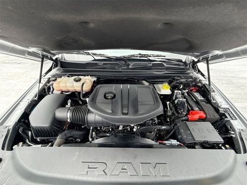Used 2025 RAM 1500 Laramie image 32