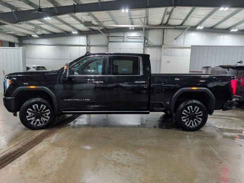 Used 2025 GMC Sierra 2500 Denali Ultimate image 5