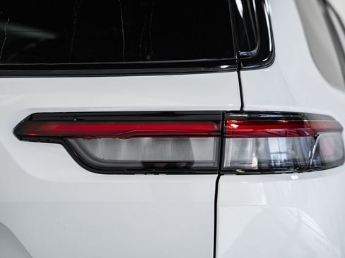 New 2025 Jeep Grand Cherokee L Altitude image 6