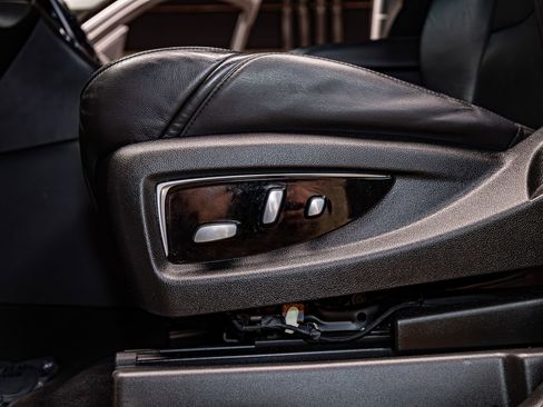 Used 2020 Cadillac Escalade 2WD image 20