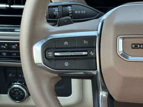 Used 2025 GMC Yukon XL Denali w/ Sun & Power Step Package image 28