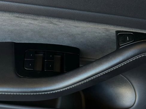 Used 2019 Tesla Model 3 Long Range image 34