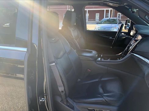Used 2016 Cadillac Escalade Platinum AWD/4WD image 9