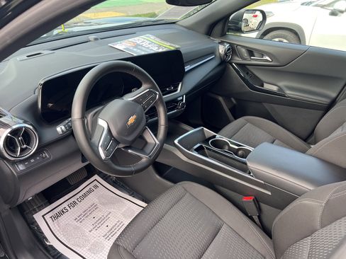 Used 2025 Chevrolet Equinox LT image 9