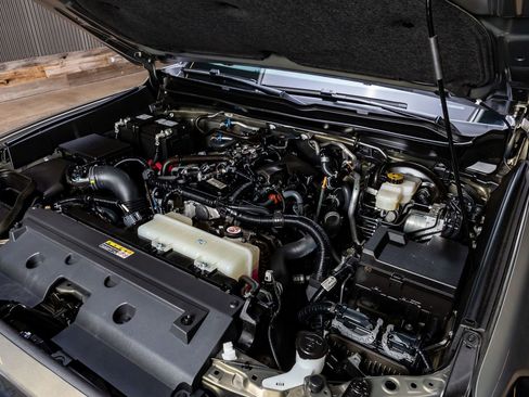 Used 2024 Toyota Tacoma TRD Off-Road w/ TRD Off Road Premium Package image 38