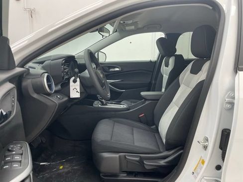 New 2026 Chevrolet Trax LS w/ LS Convenience Package FWD image 8