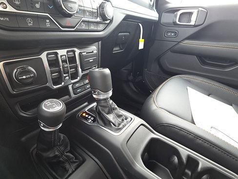 New 2026 Jeep Wrangler Unlimited Sahara image 19