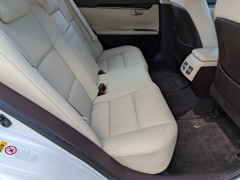Used 2016 Lexus ES 350 w/ Premium Package w/Wood Trim FWD image 19