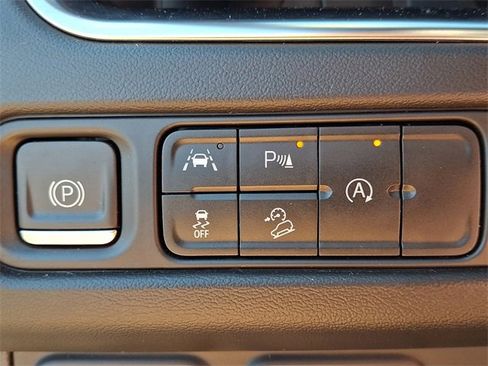 Used 2024 Chevrolet Suburban Premier image 26