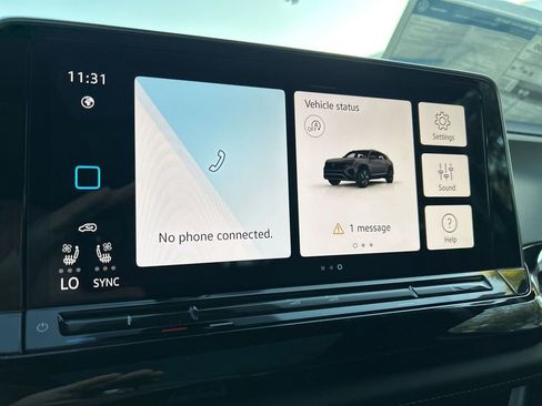 Used 2025 Volkswagen Atlas Cross Sport SEL image 30