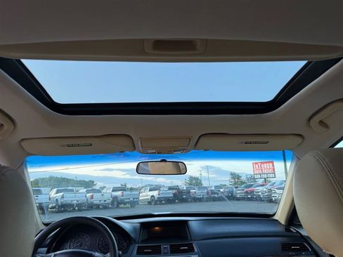 Used 2011 Honda Crosstour EX image 25