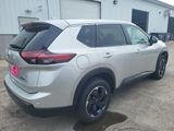 Used 2024 Nissan Rogue SV image 5