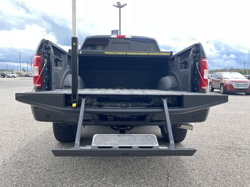 Used 2018 Ford F150 XLT w/ Equipment Group 302A Luxury AWD/4WD image 9