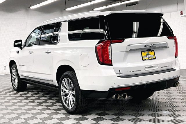 Used 2023 GMC Yukon XL Denali w/ Advanced Technology Package AWD/4WD image 2