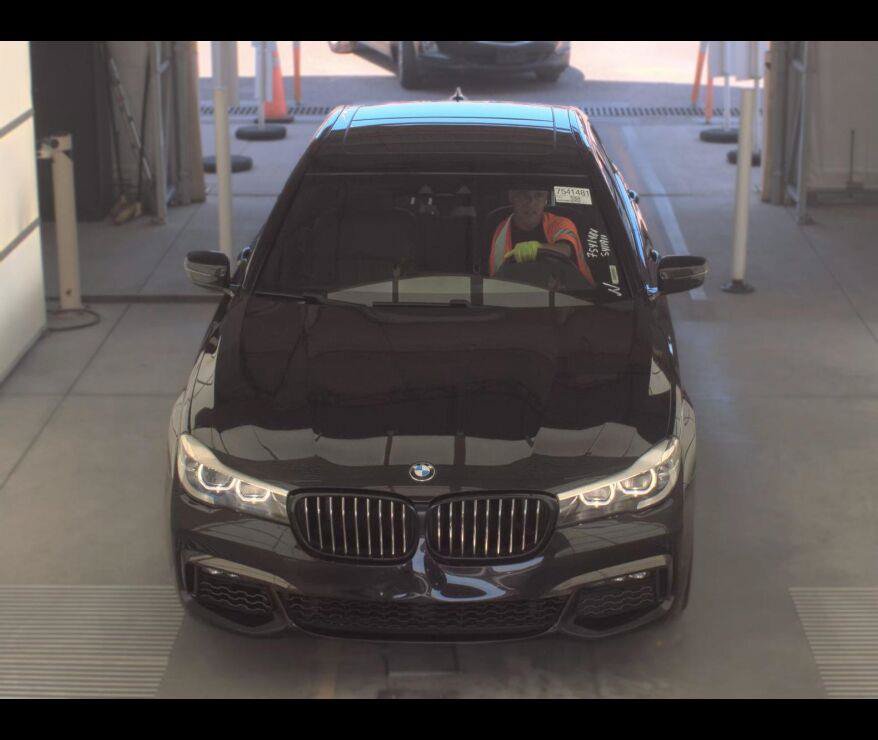 Used 2019 BMW 740i xDrive w/ M Sport Package AWD/4WD image 8