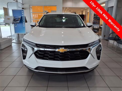 New 2025 Chevrolet Trax LT w/ Driver Confidence Package image 8