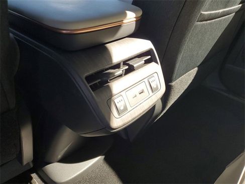 Certified 2023 Nissan Ariya AWD image 10