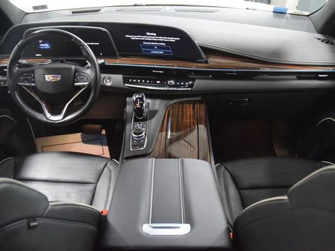 Used 2023 Cadillac Escalade Premium Luxury AWD/4WD image 32