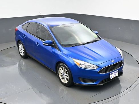 Used 2018 Ford Focus SE w/ SE Winter Package FWD image 20