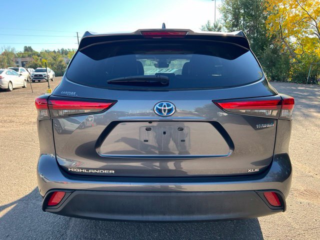 Used 2021 Toyota Highlander XLE AWD/4WD image 4