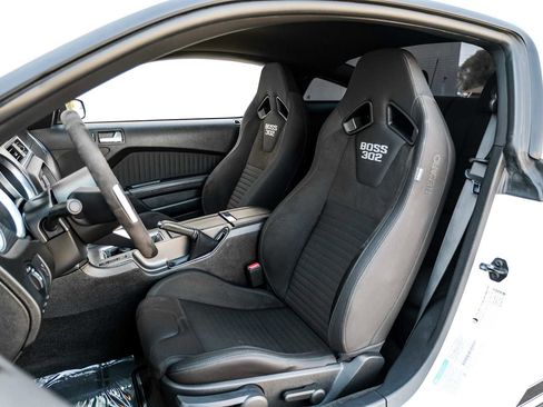 Used 2012 Ford Mustang Boss 302 w/ Boss 302 Accessory Pkg image 29