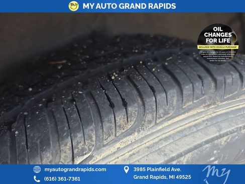 Used 2023 Chrysler Pacifica Touring-L FWD image 33