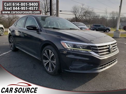 Used 2022 Volkswagen Passat 2.0T SE image 3