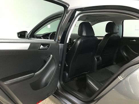 Used 2018 Volkswagen Jetta SEL FWD image 15