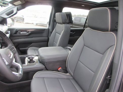 New 2026 GMC Yukon XL Elevation w/ Elevation Premium Package image 13