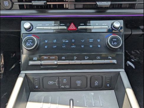 Used 2024 Hyundai Santa Fe Calligraphy image 12