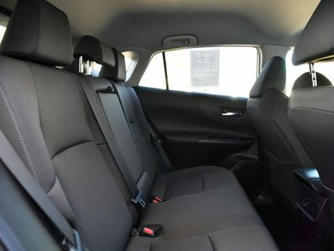 Used 2022 Toyota Venza LE image 24