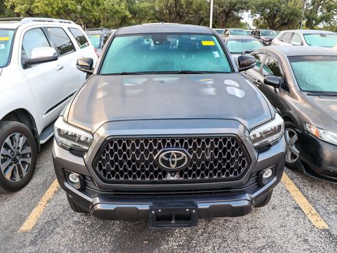 Used 2021 Toyota Tacoma Limited w/ Nightshade Package AWD/4WD image 5